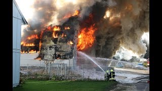 Werkstatt in Günzburg stand in Vollbrand – Mehrere Fahrzeuge zerstört [upl. by Id]