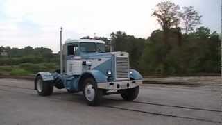 7 Gears in 7 Seconds 1966 Peterbilt 281 V8 cummins [upl. by Hera804]