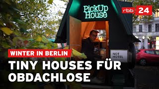 Berliner Architekt bietet kostenlose Tiny Houses für Obdachlose an [upl. by Ardnuassak]