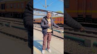 Plzzz Chalti Trainin na Pakde😱😭🙏 shortsvideo funny trainaccident train prankmetro [upl. by Ochs431]