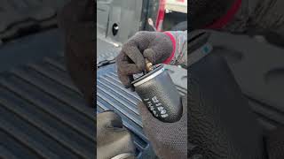 Air spring Actuator replacement On a 53foot trailer [upl. by Song]