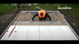 Tuto Alkern n°1  Comment réussir la pose de dalles de terrasse sur un lit de sable [upl. by Rehtnug]