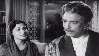 Nazir Hussain Nirupa Roy Chhaya  Emotional Scene 1215 [upl. by Flossy]