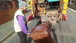 WHAT DOES A BIN MAN DO  RECYCLING WASTE COLLECTION IN THE WAKEFIELD AREA [upl. by Bac]