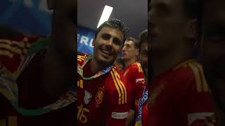 La potra salvaje baile y mucha fiesta la celebración de La Roja en el vestuario Eurocopa [upl. by Ardie]