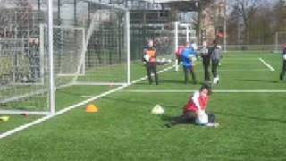 Keeperstraining bij FC Utrecht Voetbalschool van Mario Kok 8mrt2009 [upl. by Rich]