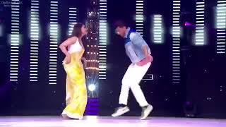 Hrithik Roshan and Madhuri Dixit dance on  kaho na pyar hai [upl. by Joost989]