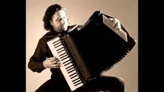 F Couperin  Les barricades mystérieuses played by Roberto Caberlotto accordion [upl. by Casabonne]