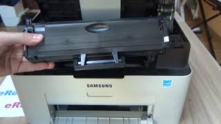 Samsung Xpress SLM2070  SLM2070F  Replacing the Toner Cartridge [upl. by Schwitzer]