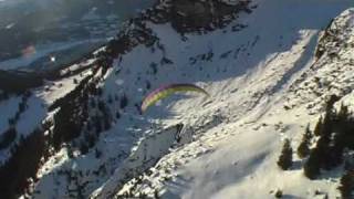 Gleitschirmfliegen im Winter am Nebelhorn Allgäu wwwtandemfliegenallgaeude [upl. by Crespi419]