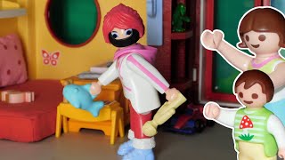 Die neue Kindergärtnerin klaut Playmobil Film deutsch Familie Neumann [upl. by Kenn]