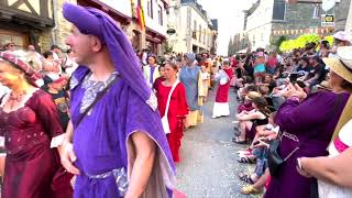 Josselin La parade finale du festival médiéval [upl. by Squire692]