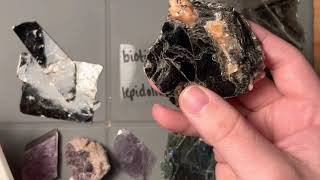 Minerals  Phyllosilicates  Biotite Muscovite Lepidolite Chlorite [upl. by Akeim]