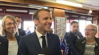 Visite surprise dEmmanuel Macron au château de VillersCotterêts [upl. by Yro]