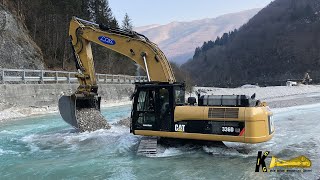 CATERPILLAR 336D Excavator Digging Gravel Under Water [upl. by Amary26]