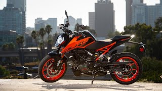 2020 KTM 200 Duke Review  MC Commute [upl. by Py]