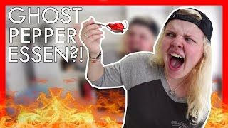 SCHÄRFSTE CHILI DER WELT ESSEN  GHOST PEPPER [upl. by Arateehc]