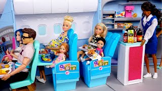 Familia Barbie amp Ken Rutina de Viaje en Avion [upl. by Rovner]