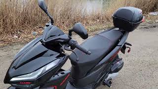 200cc Clash Gas Scooter In Black Street Legal Moped Good Way To Save On Gas [upl. by Uwton]