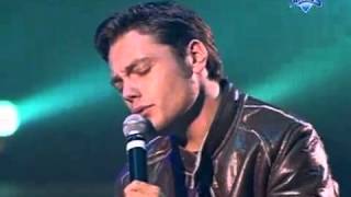 Tiziano Ferro  Imbranato Live TMF Awards 2002 [upl. by Cowley]