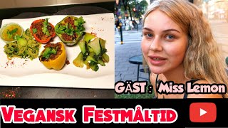 Vegansk FestmåltidVälkryddad VegaNFärs inbakad I Paprika PakChoiampZucchinipasta badat i goda smaker [upl. by Peednus922]