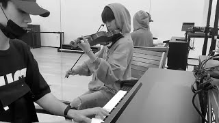 WayV YangYang amp Kun playing the violin and the piano [upl. by Wurster]