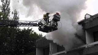 Wohnhausbrand in Göttingen Drei Personen verletzt [upl. by Dlaner638]