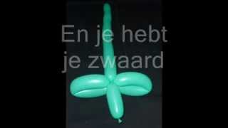 Play with balloons  How to make a balloon sword  Ballonnen zwaard  Ballonfiguren [upl. by Lucas]