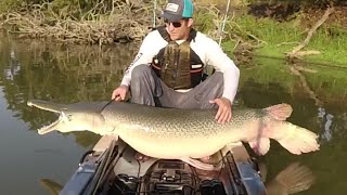 How to Catch Big Alligator Gar On A Lure [upl. by Aviva]