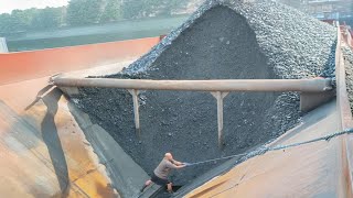 Barge unloading  Relaxing video [upl. by Yssenhguahs]