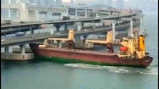 Top 10 Epic Crashes amp Collision Big Ships [upl. by Suolhcin]