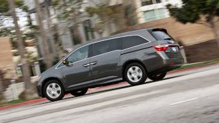 2012 Honda Odyssey Review  Edmundscom [upl. by Toulon]