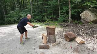 Fiskars super splitting axe on green red oak [upl. by Euqinad]