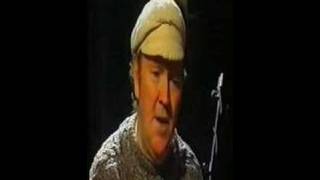 Ar Eirinn NÃ­ Neosfainn CÃ© hÃ  Liam Clancy [upl. by Lema]