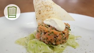 LachsTatar auf Fenchel mit Wasabi und Knuspersegel chefkoch [upl. by Cost]