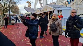 Marché de Noël aux Tuilerie Paris avec les Rennes chantants [upl. by Zealand729]