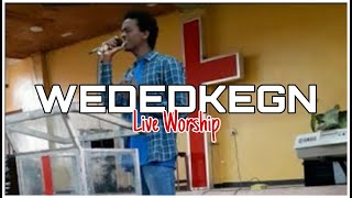 Mintesnot Tefera  quotWededkegnquot Live Worship [upl. by Nama]