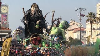 Carnevale di Viareggio 2019  Sintesi del 2° corso [upl. by Uhthna372]