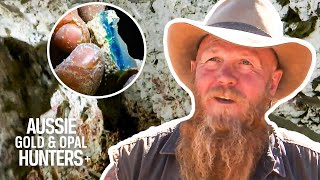 The Bushmen Drill Through Rock To Find MEGA 4KG Of Opal  Outback Opal Hunters [upl. by Isia]