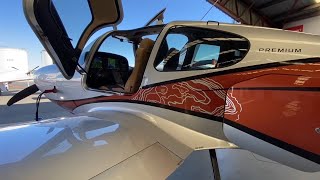 Cirrus SR22 detailed interior exterior and feature overview [upl. by Viccora]