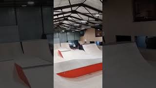 Есть самокатныетрюки automobile skatepark самокат skate skatescooter [upl. by Annaek72]