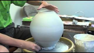 112 Throwing  Making a ChatteringTextured Covered  Lidded Jar  Pot with HsinChuen Lin [upl. by Eiralc]