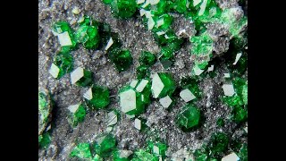 186822962899 UVAROVITE on CHROMITE  Russia Ural Mts Sarany Saranovskii Mine [upl. by Repsaj899]