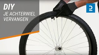 Fietsonderhoud Hoe je achterwiel met vrijwiel zelf vervangen [upl. by Reiniar528]