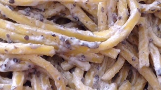 VIDEO RICETTA Pasta al Tartufo  Tonnarelli al tartufo [upl. by Inglebert799]