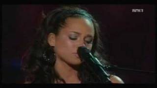 Alicia Keys  Fallin Live [upl. by Esahc]