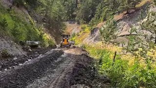 John Deere 670 GP Grader Mountain Road Slope and Expansion Work johndeere grader [upl. by Zea]