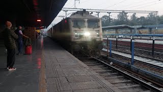 Train 12006 Kalka New Delhi Shatabdi Express arriving Chandigarh with GZB WAP7 30431 [upl. by Schnurr436]