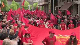 La sociedad navarra defiende su bandera [upl. by Ameg]