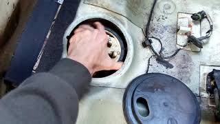 Fuel pump replacement Renault Megane 14 16v [upl. by Procora759]